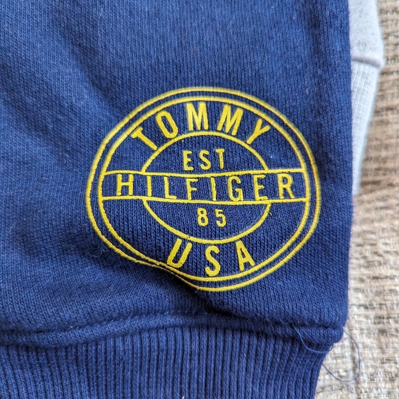 Tommy Hilfiger Sweatsuit 12M - Picture 6 of 6